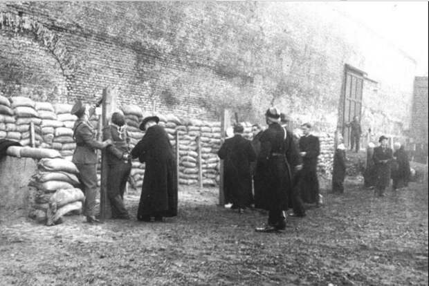 Расстрел Анс ван Дейк в форте Бейлмер 14 января 1948 года Расстрел Анс ван Дейк в форте Бейлмер 14 января 1948 года