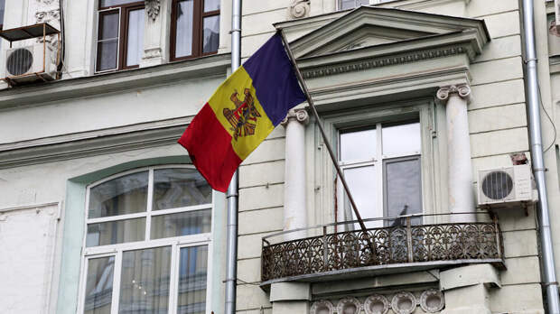 Молдавия ввела санкции против двух артистов и четырех журналистов из России