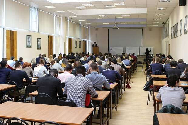 Собянин ограничил работу столичных колледжей из-за коронавируса