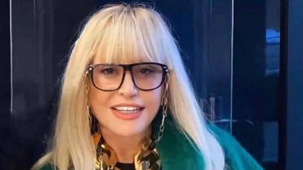 «Какие красивые руки»: Пугачева бурно отреагировала на новый образ Меньшикова