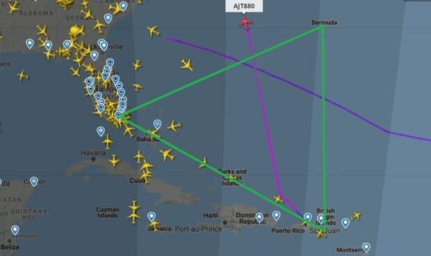 Пассажирские самолеты летают над Бермудским треугольником, данные с Flightradar24.com Почему над Антарктидой не летают самолеты. Над Бермудским треугольником полеты не запрещены, а над Антарктидой летать нельзя. 5 зон над планетой, где запрещено летать гражданской авиации. Вы задумывались, почему над Антарктидой не летают самолеты, а над Бермудским треугольником полеты не запрещены? Где еще на нашей планете есть места, над которым нельзя летать пассажирским самолетам.