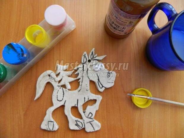 поделки из солёного теста. Лошадка