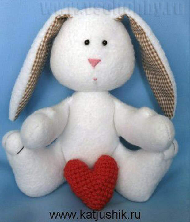 объемная игрушка зайчик с сердечком своими руками