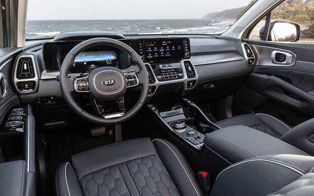 Новый Kia Sorento: 15 ассистентов и другие особенности
