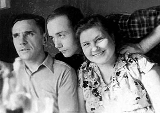 Первая и единственная. Леонид Вячеславович и Нина Васильевна Куравлёвы: 52 года вместе.