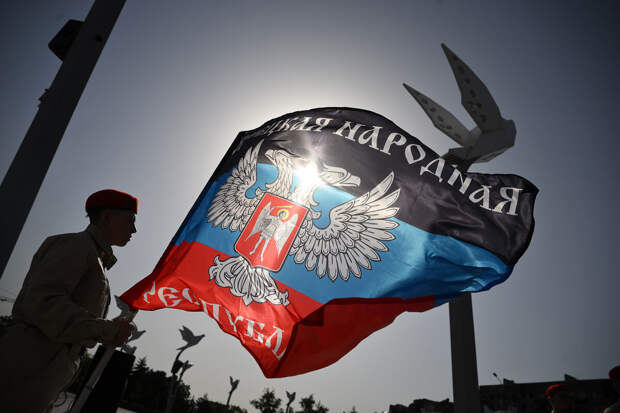 Путин в день десятилетия ДНР пообещал вернуть мир на Донбасс