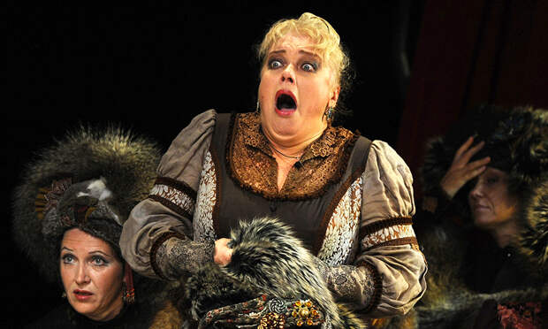 Любовь Руденко и Панкратов-Черный разругались в пух и прах: назвал ее алкоголичкой, и актриса потеряла работу