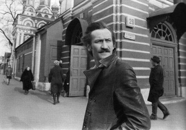 Леонид Филатов у Театра на Таганке. Леонид Филатов у Театра на Таганке.