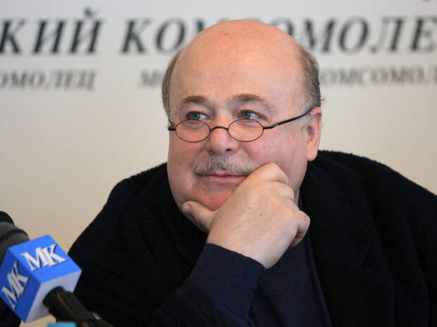 Калягин объяснил дело Серебренникова происками врагов Путина Калягин объяснил дело Серебренникова происками врагов Путина