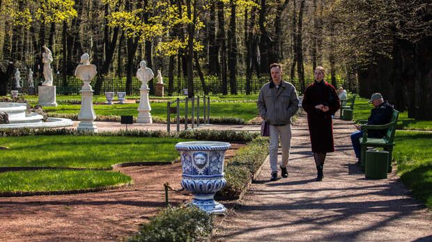 Россиянам напомнили о 12 выходных в мае