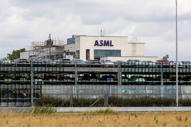 Netherlands Seeks to Prevent ASML Expansion Abroad, Report Says