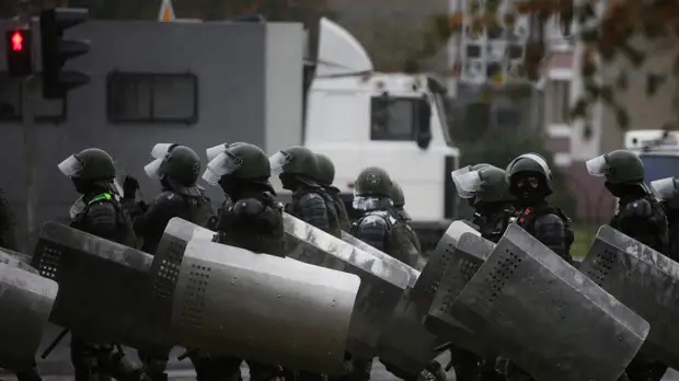 Силовики Белоруссии готовы применять оружие при радикальных протестах