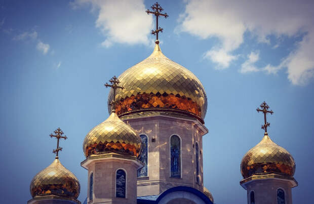 Церкви строят по всей стране, но на популярность православных идей и канонов это практически не влияет