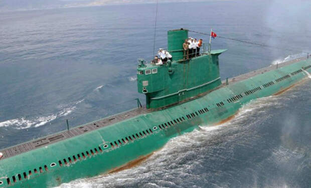 Секретная субмарина Северной Кореи попала на спутниковые снимки