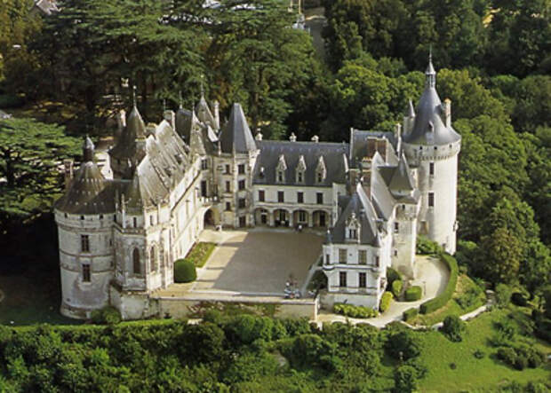 http://www.37-online.net/chateaux/photos/photos_chaumont/chaumont_page.jpg