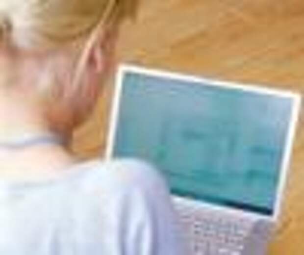 Быстрый интернет. Ale ivanova. К тому же в интернет. К тому же в интернет. Человек за компьютером.