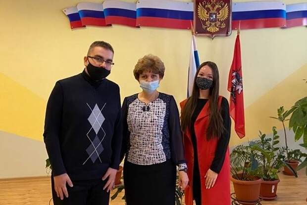 Управа района Крюково продолжает поддерживать Общественного советника П.А. Скворцова в московском конкурсе «Лица района» Управа района Крюково продолжает поддерживать Общественного советника П.А. Скворцова в московском конкурсе «Лица района»