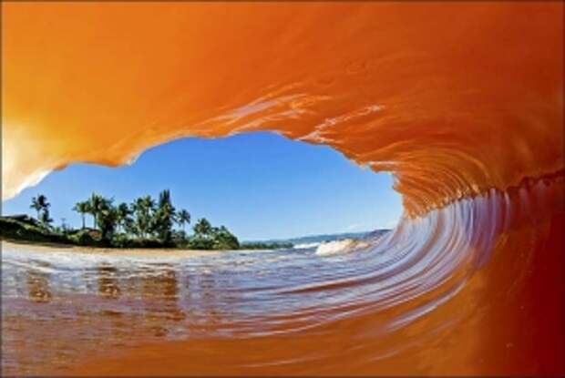 Как выглядят морские волны изнутри