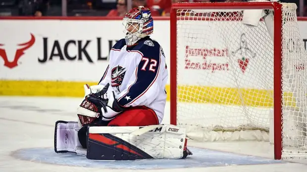 Бобровский стал вторым вратарём по уровню зарплаты в НХЛ