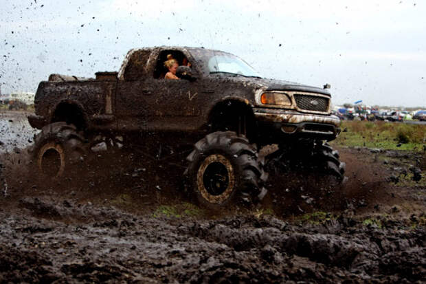 Фестиваль грязи Okeechobee Mudfest (38 фото)
