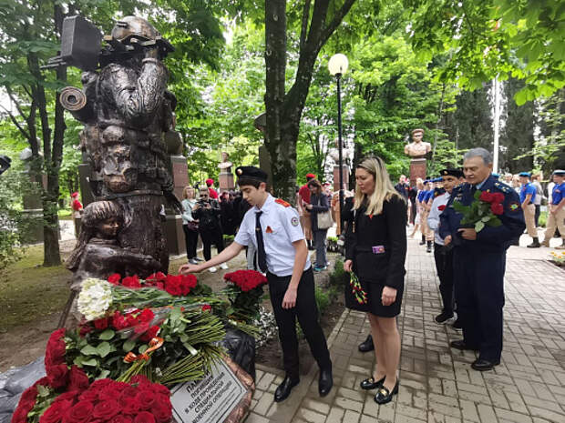 В Сочи открыли памятник погибшим на СВО
