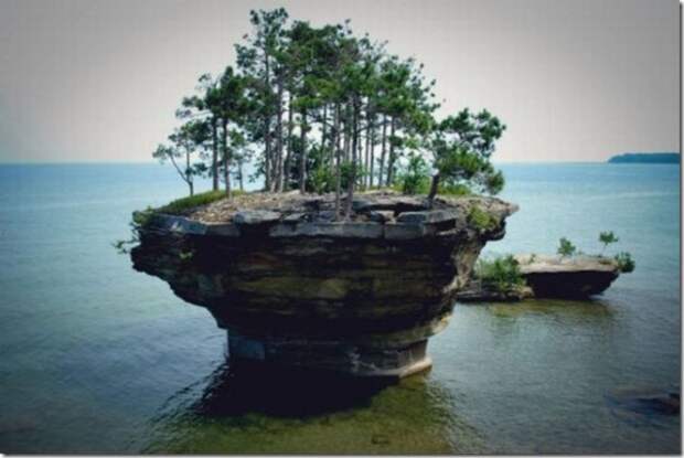 Остров Turnip Rock. Озеро Гурон