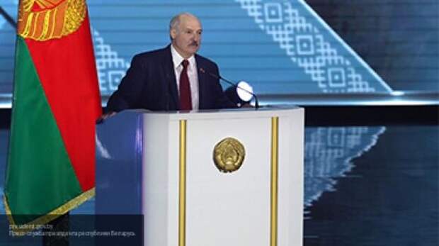 Лукашенко обеспокоен наращиванием военного компонента в Польше и Литве