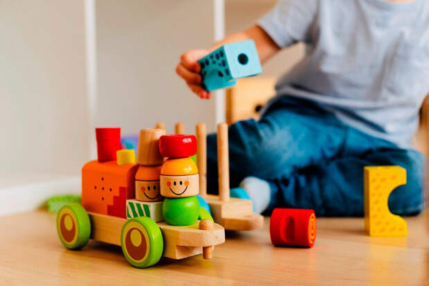Психолог Дербенева: сильный звук и свет игрушек может вызывать агрессию у детей