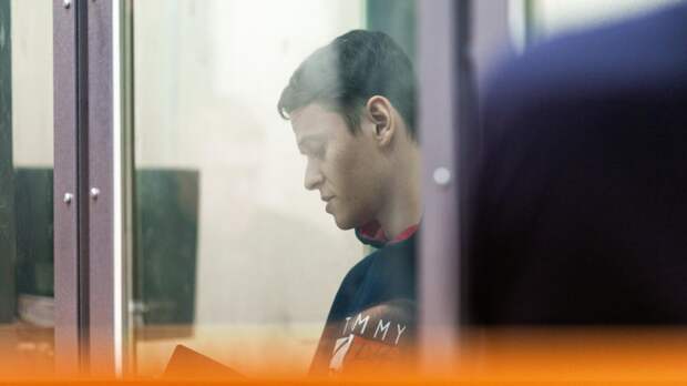 Осуждённый певец Шарлот вошёл в патриотический ансамбль колонии