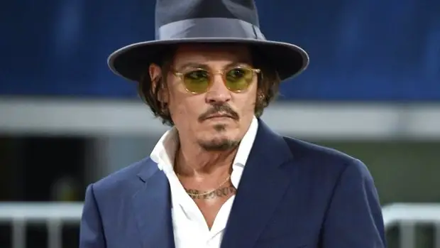 Не выдержал стресса: вид располневшего Деппа ужаснул фанатов