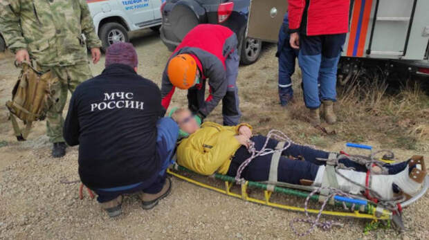 Женщина упала в горах под Судаком