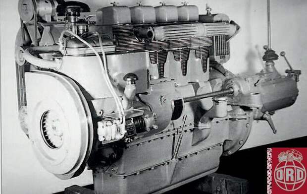 Основной двигатель имел смешную по сегодняшним меркам мощность — всего 90 л.с.