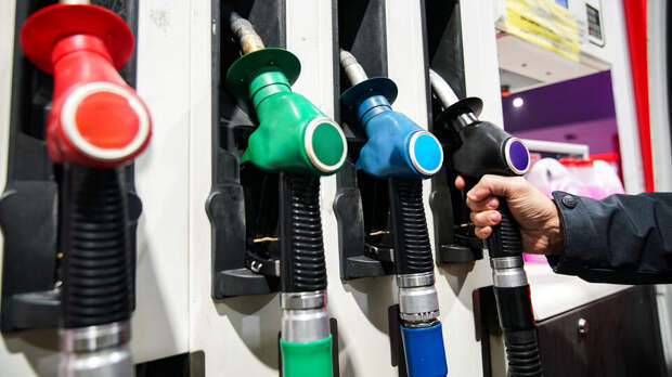 В Госдуме предложили ввести скидки на бензин для дачников старше 60 лет