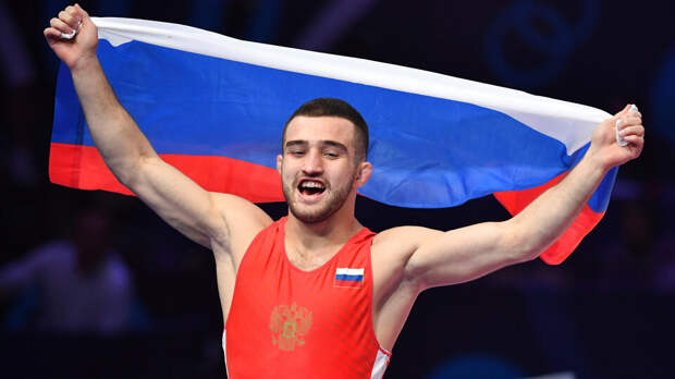 Россияне Усманов и Баев взяли два золота чемпионата Европы по борьбе