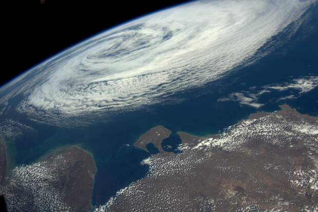 Фантастические фотографии из космоса. Астронавт Тома Песке 14