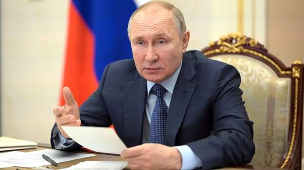 "Губернаторопад" начался и удивляет сюрпризами: "Путин готовит серьёзные кадровые решения"