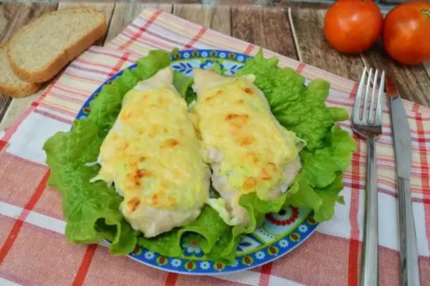 Куриные отбивные с кабачками в духовке Куриные отбивные с кабачками в духовке
