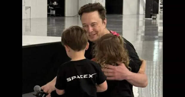 Илон Маск назвал своих двоих детей в честь персонажа из "Властелина колец" и компьютерной игры