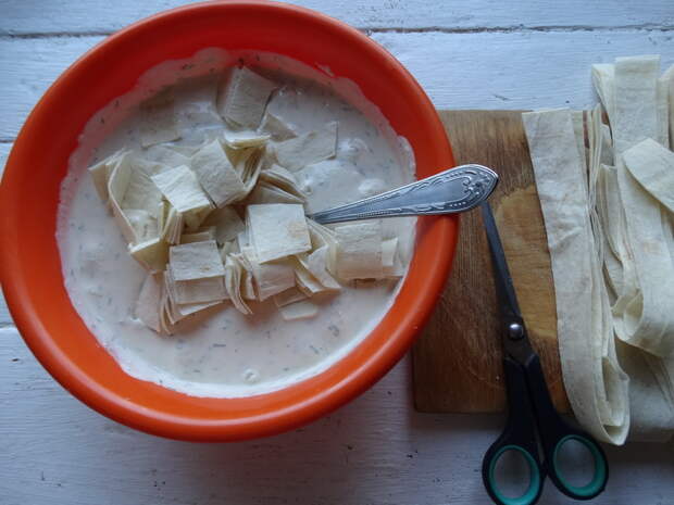 Лаваш, немного творога, и… вкуснейший пирог готов! Так влюбилась в рецепт, что уже больше 10 раз готовила