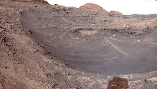 НАСА опубликовало панорамы Марса с двух марсоходов: видео