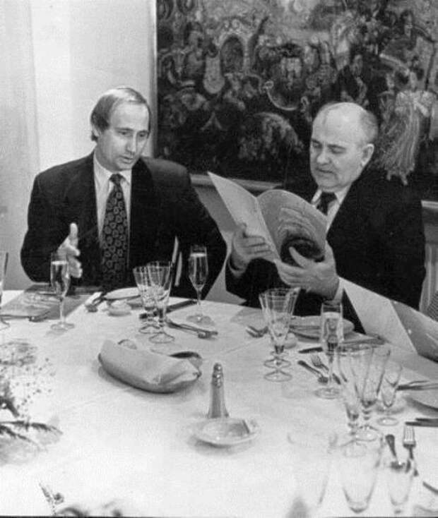 33.-Putin-and-Gorbachev.jpg