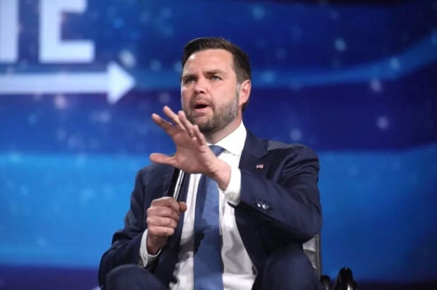 Вэнс назвал остановку прямых поставок оружия Украине достижением США