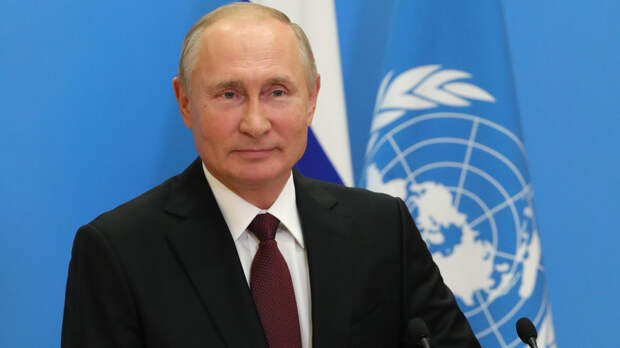 Путин подписал закон о возврате переплаты страховых взносов в ПФР
