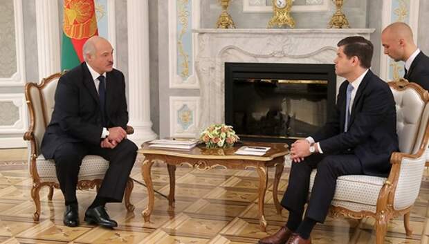 Александр Лукашенко и Аарон Уэсс Митчелл. Фото: president.gov.by