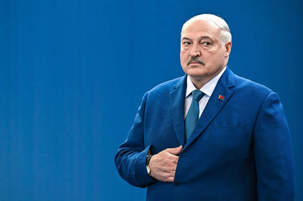 Лукашенко поздравил народ Украины с Днем Победы