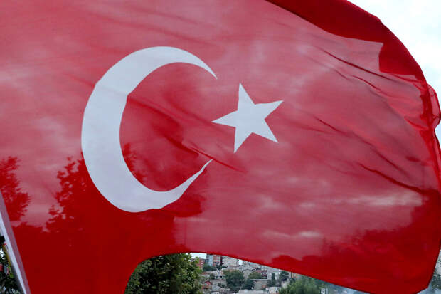 Бёгюрдж: при наличии долгов туристу могут запретить выезд из Турции