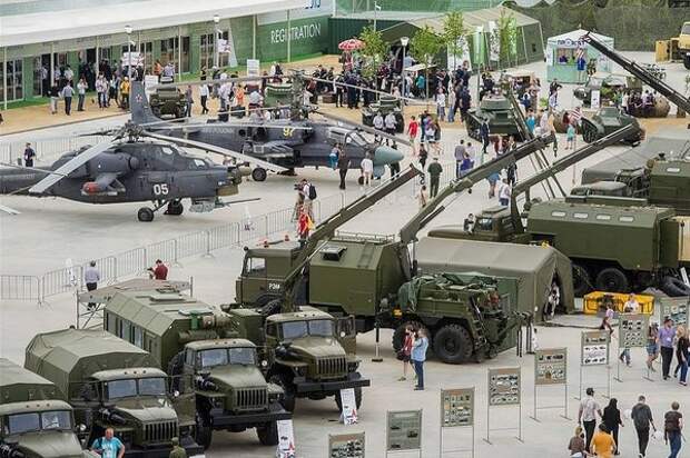 Главком НАТО: Россия требует внимания Главком НАТО: Россия требует внимания