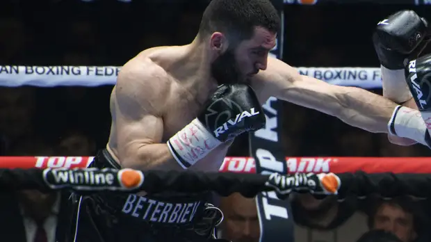 Тищенко: Бетербиев в очередной раз доказал, что он один из лидеров в своём весе