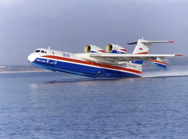 Российский самолёт Бе-200 ― уникальная воздушная машина многоцелевого использования. Получить его в своё распоряжение мечтают многие страны мира, ведь аналогов Бе-200 пока что не существует.-3