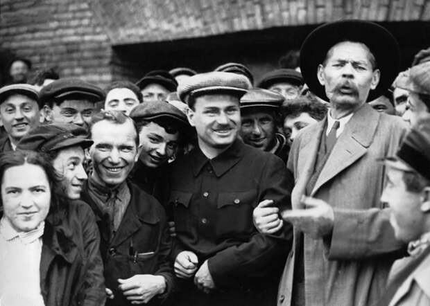 А.М.Горький в гостях у автозаводцев.1928 год|Фото: remontzil.ru